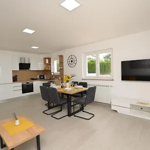 https://villa-sofia-martinscica-cres.primorje-gorskikotar.com